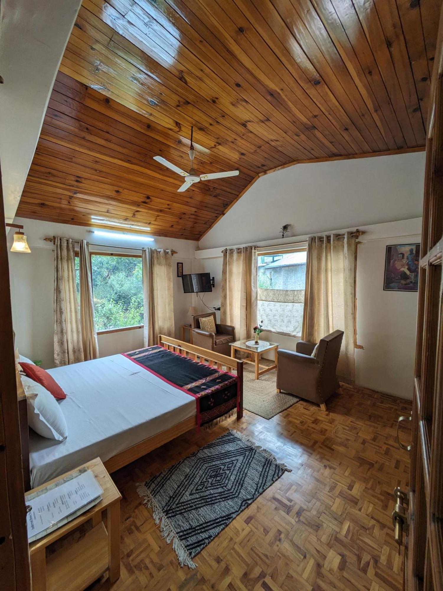 Aashirwad Homestay Kulu Szoba fotó
